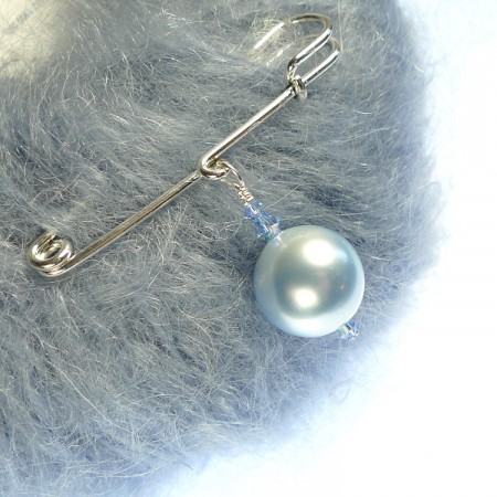 Kiltnål med stor perle