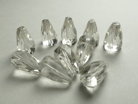 Klare glassperler med fasett