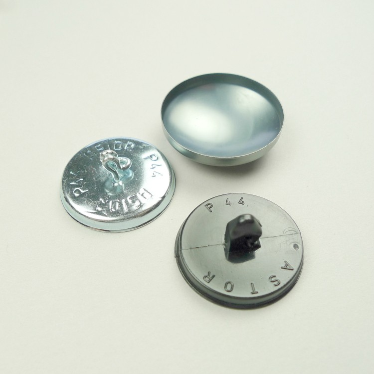4)28mm 4a bakstykke med åpen hempe sølvmetall 4b bakstykke med åpen sort plastkrok